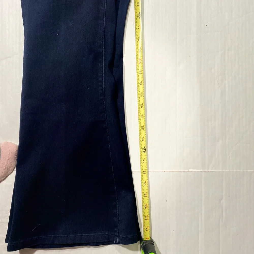 Melissa McCArthy Seven7 Dark Wash Micro Flare 70’s Inspired Jeans Size 16 W - Picture 16 of 16